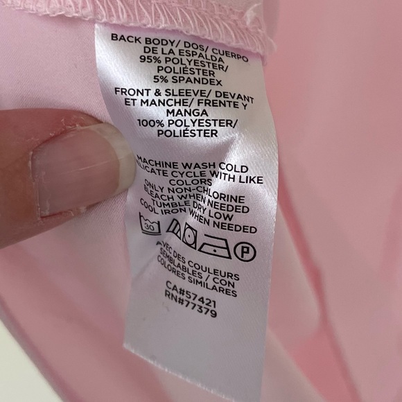 NWT Ann Taylor Short Sleeve V-Neck Shell Blouse Top Classic Light Pink S Small - Picture 4 of 5